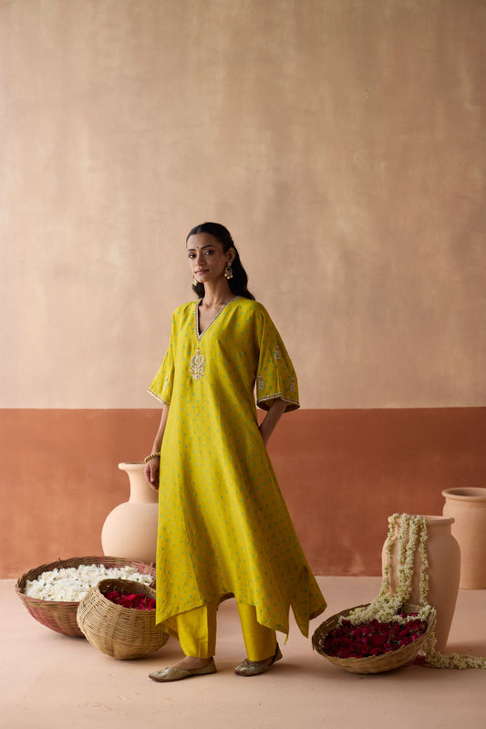 Butti Chaand Kaftan - Haldi Yellow