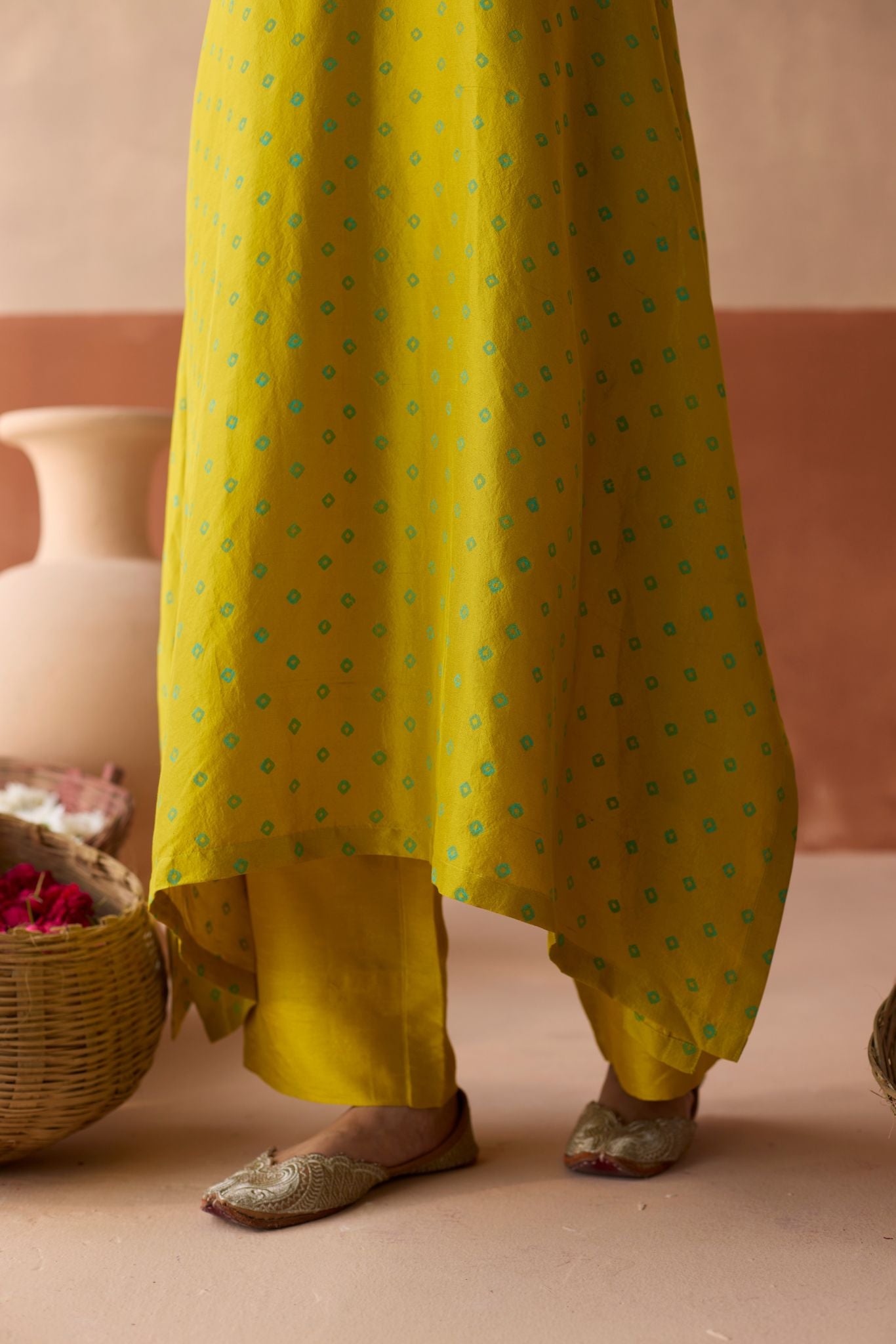 Butti Chaand Kaftan - Haldi Yellow