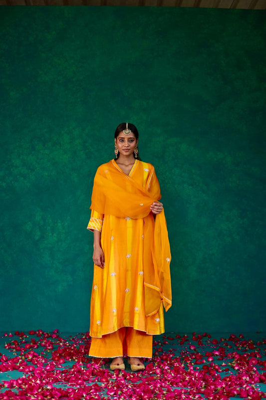 Sunrise Glow: Yellow + Orange Silk Feather Set