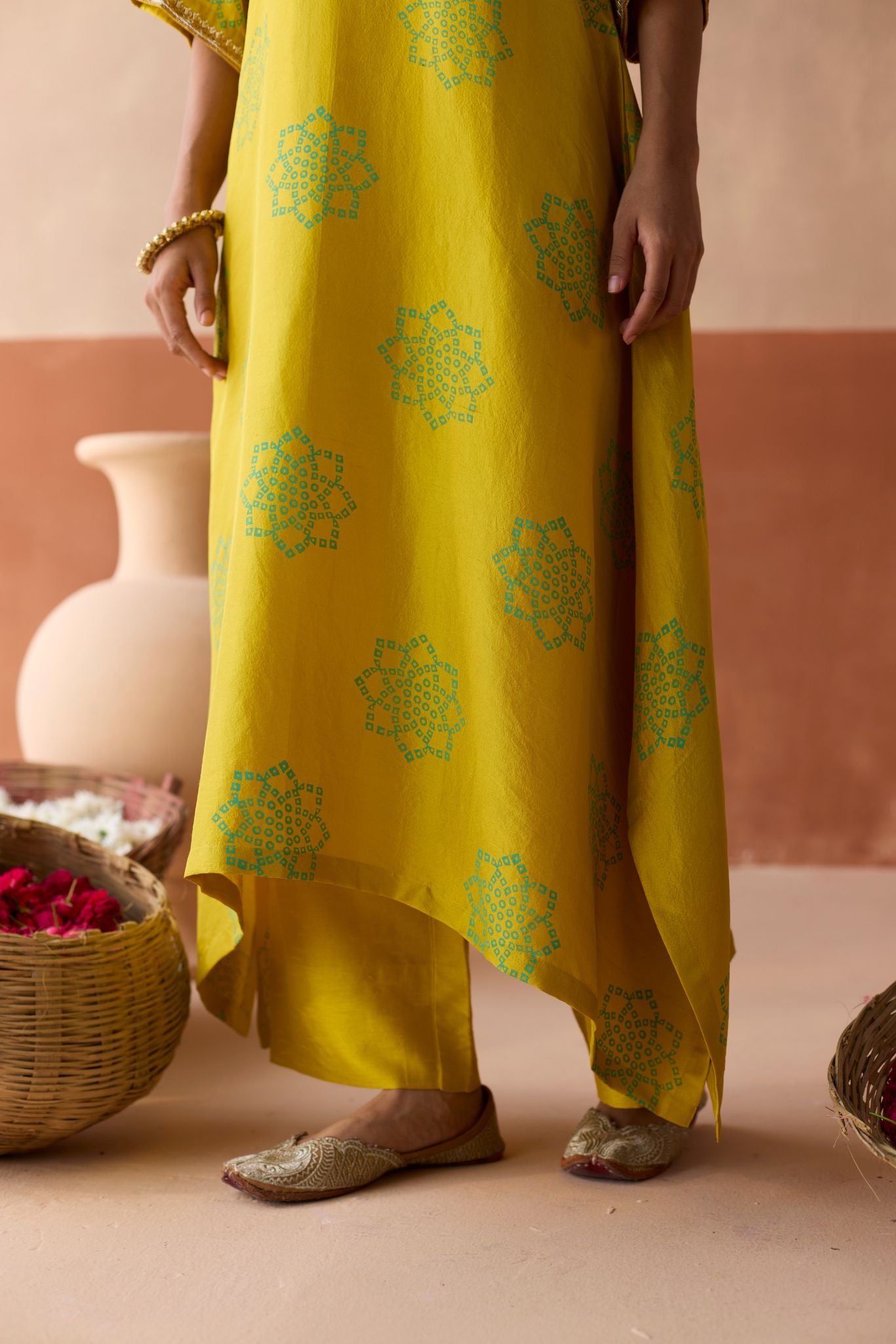 Flower Chaand Kaftan - Leaf Green