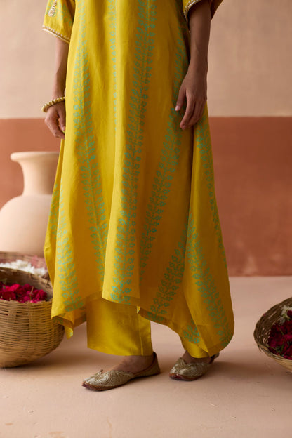 Stripe Chaand Kaftan - Haldi Yellow