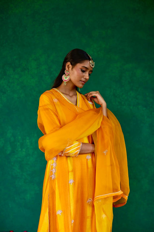 Sunrise Glow: Yellow + Orange Silk Feather Set
